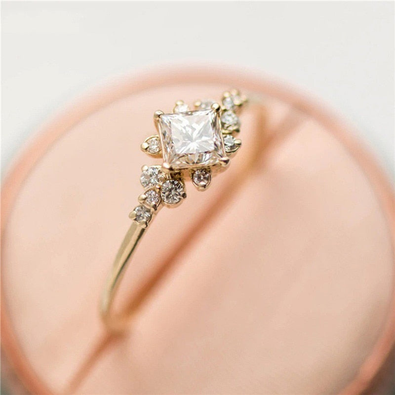 Elegant Gold Rhinestone Ring